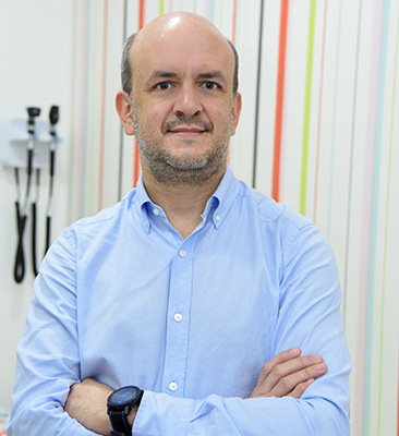 Dr. Rolando Ulloa  Gutiérrez